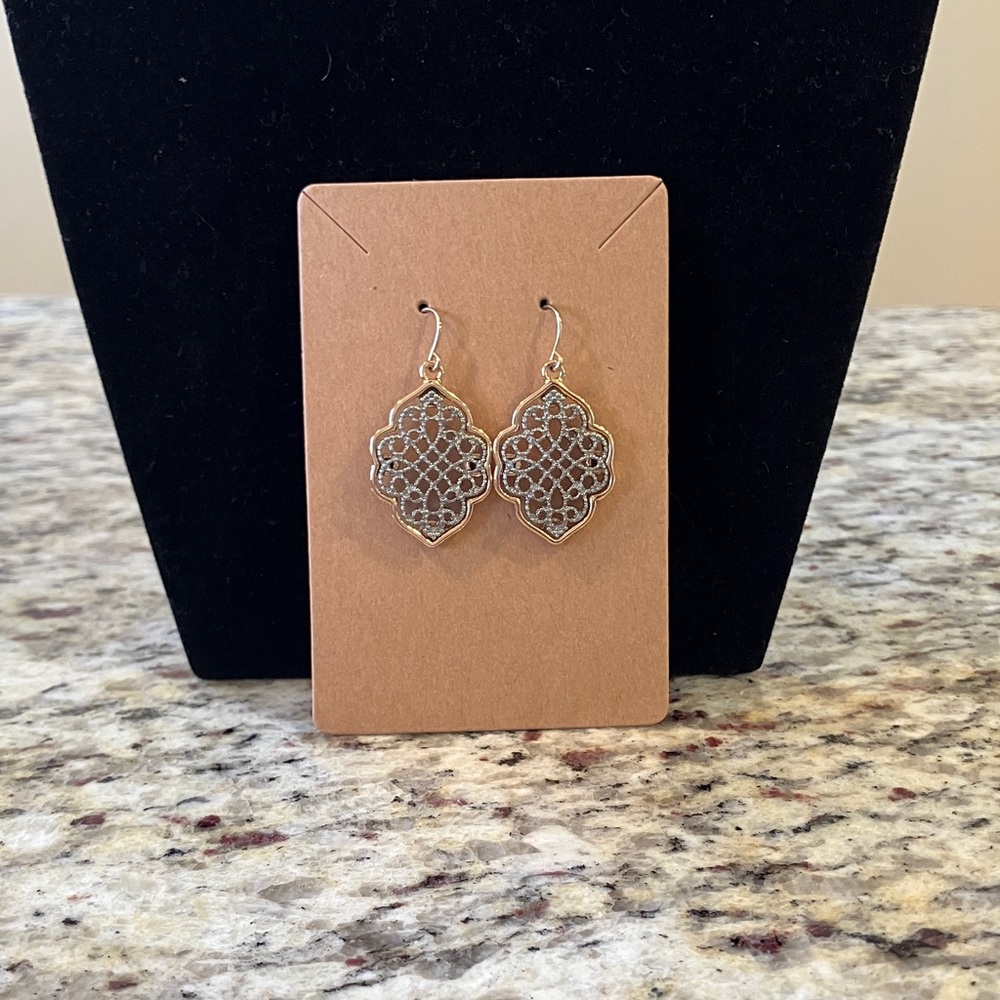 Gold Tone Filigree Drop Earrings Moroccan Quatrefoil New